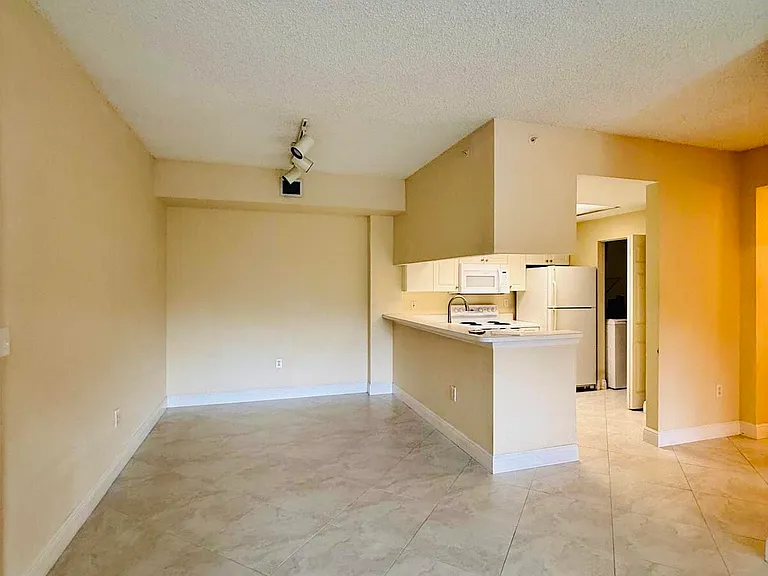 2917 Tuscany Ct #204 — Photo 3
