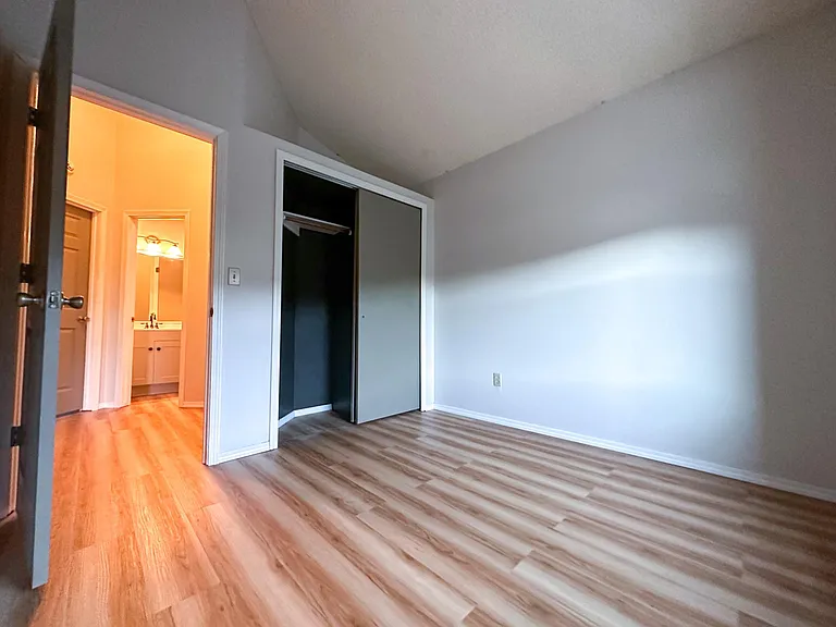 7215 Brentford Dr — Photo 12