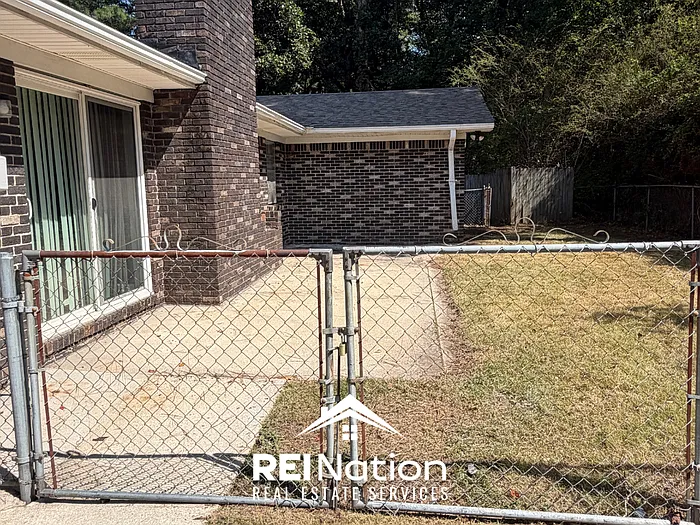 4 bed, 3.5 bath, 2506 sqft, $1,895 — Photo 4