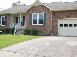 2142 Batavia St, Clarksville, TN 37040