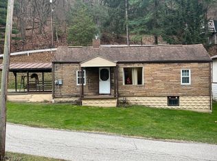 1780 Blosser Ln, Follansbee, WV 26037