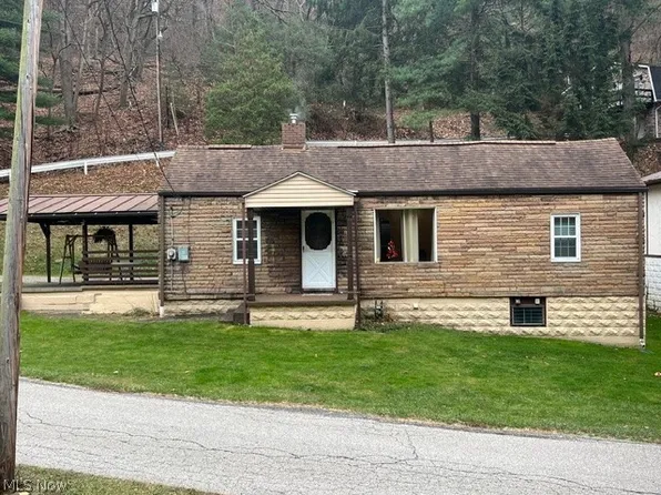 1780 Blosser Ln, Follansbee, WV 26037