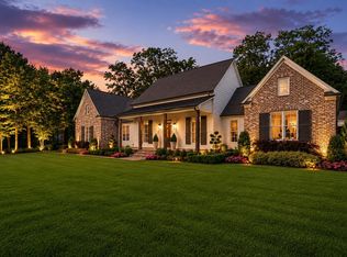 240 Burrows Rd, Collierville, TN 38017