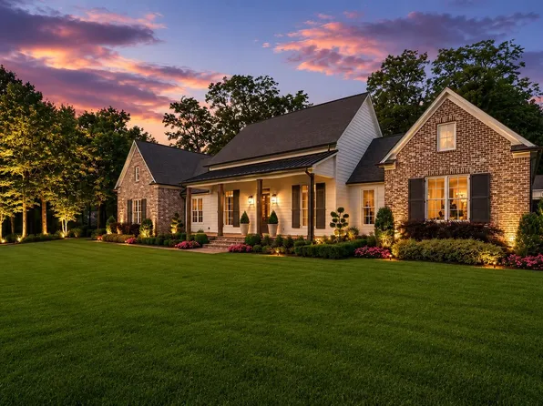 240 Burrows Rd, Collierville, TN 38017