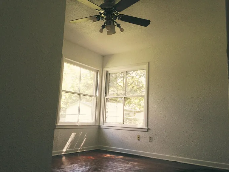302 Nash Blvd — Photo 6