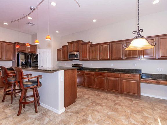 3rd image of 8436 N Moonfire Dr