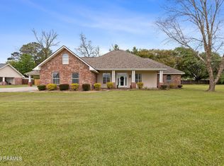 1035 Nella Jeanne Rd, Breaux Bridge, LA 70517