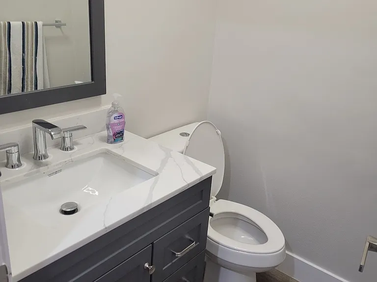 2701 NE 10th St #804 — Photo 8