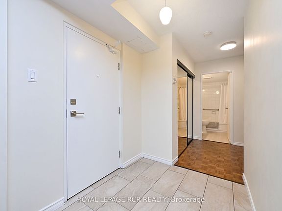 4th image of 8 Fead St #812