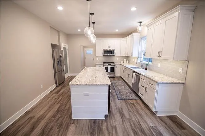 1709 Woodlawn Ave — Photo 12