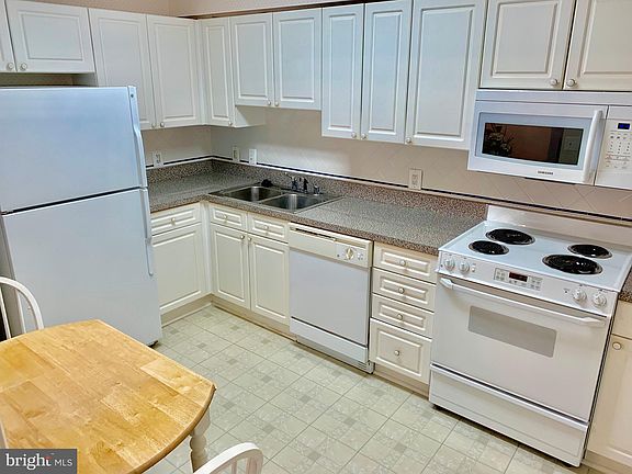 4th image of 3005 S Leisure World Blvd APT 123