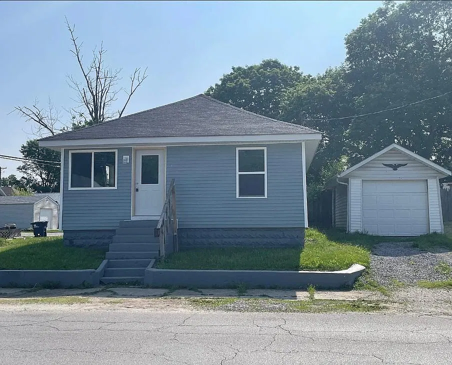 2 bed, 768 sqft, $1,000 — Photo 1