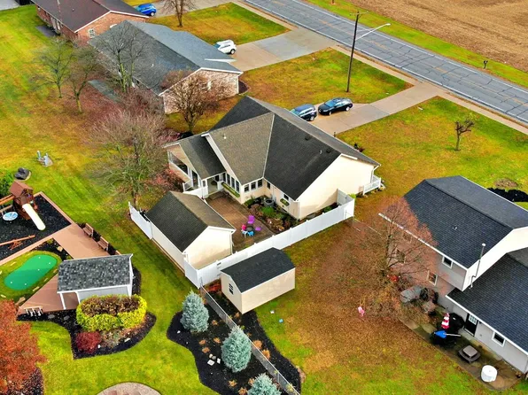 321 S Main St, Botkins, OH 45306