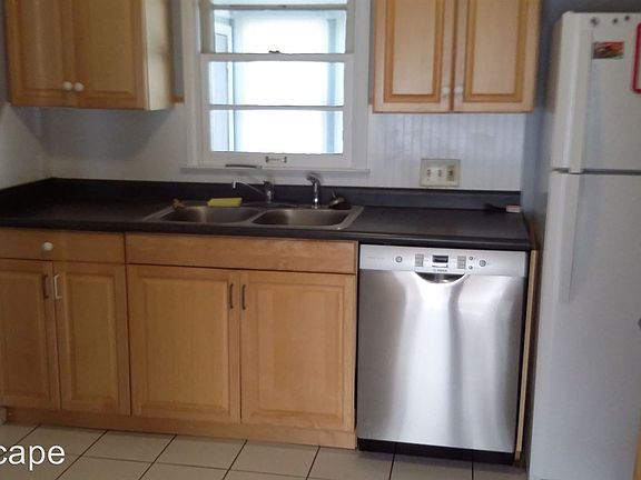 4th image of 11039 N College Ave