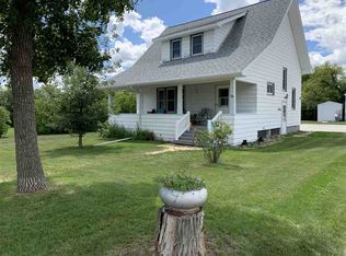 323 Main St, Ray, ND 58849