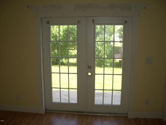5th image of 261 SE Crosspoint Dr