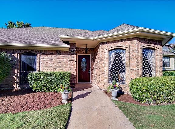 3rd image of 905 Willow Brook Dr