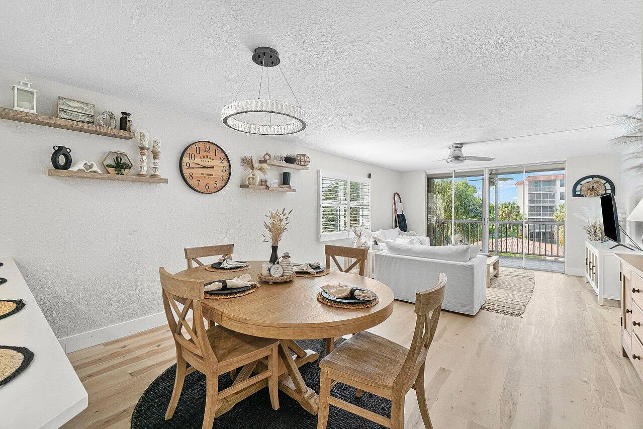 1 bed, 1.0 bath, 1009 sqft, $4,000 — Photo 1