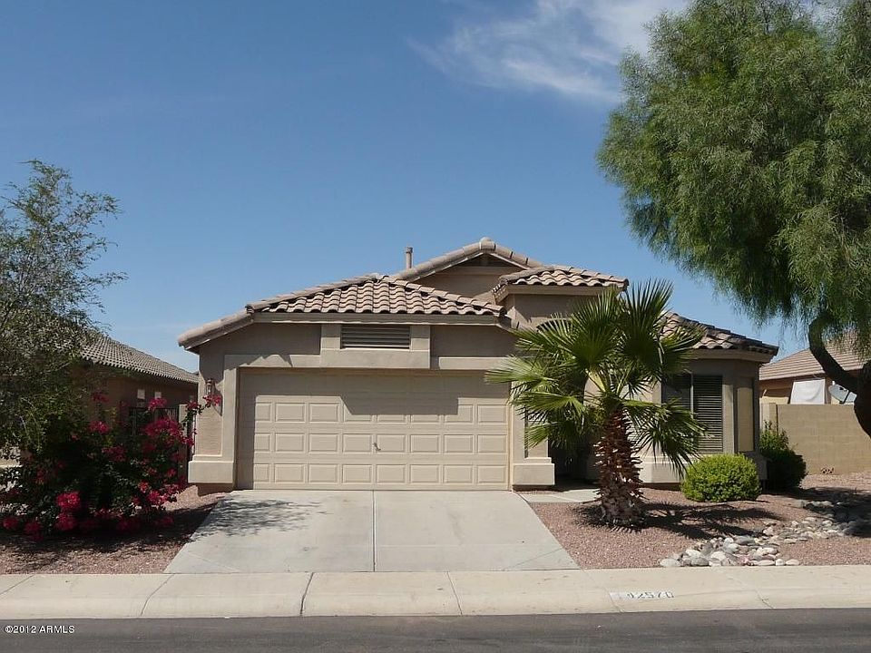 1st image of 42570 W Desert Fairways Dr