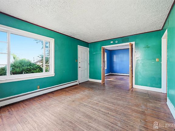5th image of 244 Armstrong St
