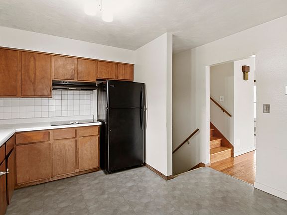 5th image of 1015 Hollycrest Dr