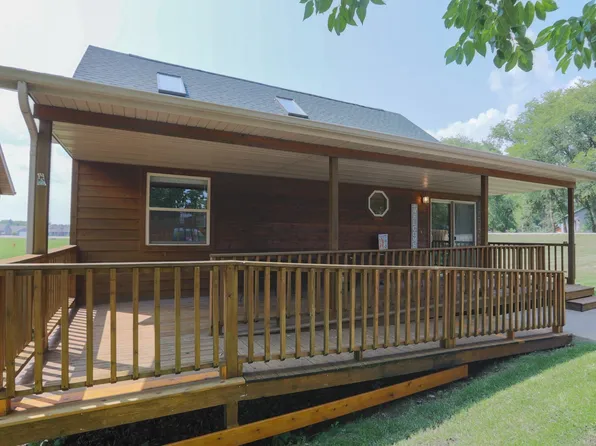 1203 Sanborn Ave Unit 1, Okoboji, IA 51355