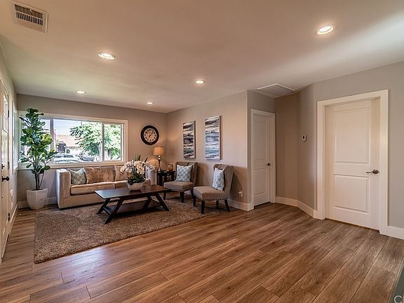5th image of 12237 Eastbrook Ave