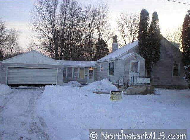 2nd image of 607 Main Street W