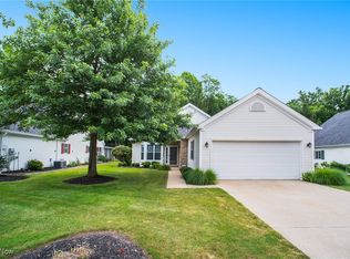 415 Woodside Dr, Northfield, OH 44067