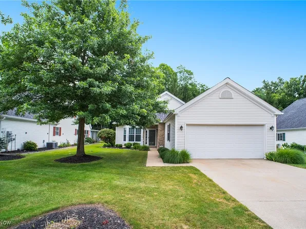 415 Woodside Dr, Northfield, OH 44067