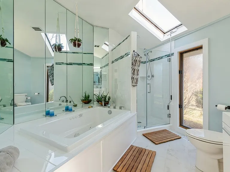 122 Pembroke Dr — Photo 8
