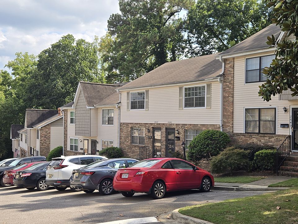 town-house style condo, a peaceful and quiet neighborhood