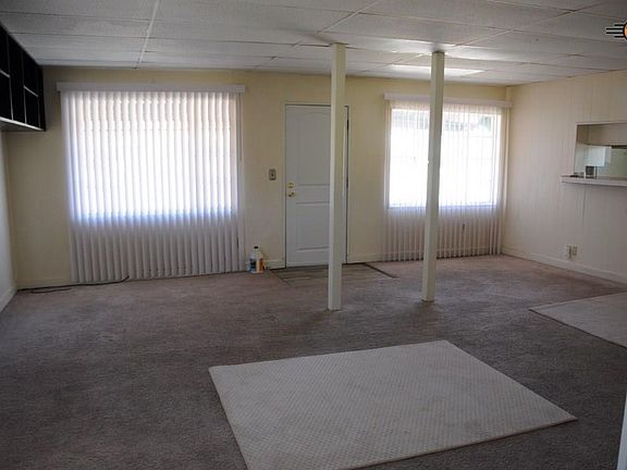 4th image of 919 Tilden St