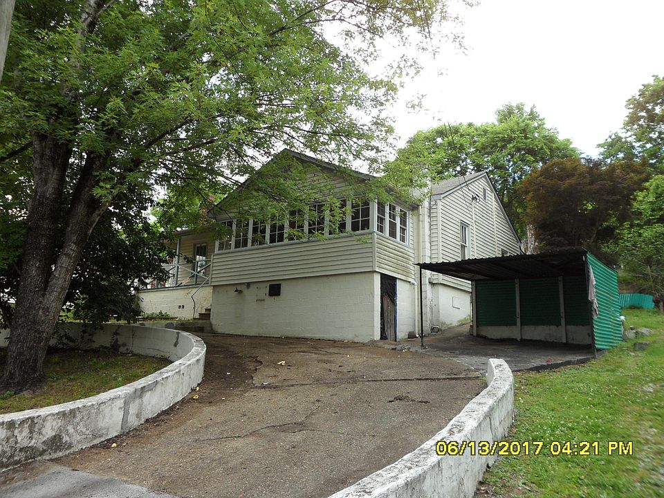 1st image of 4227 NE Elkins St