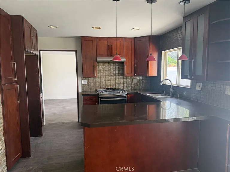 22149 Welby Way — Photo 7
