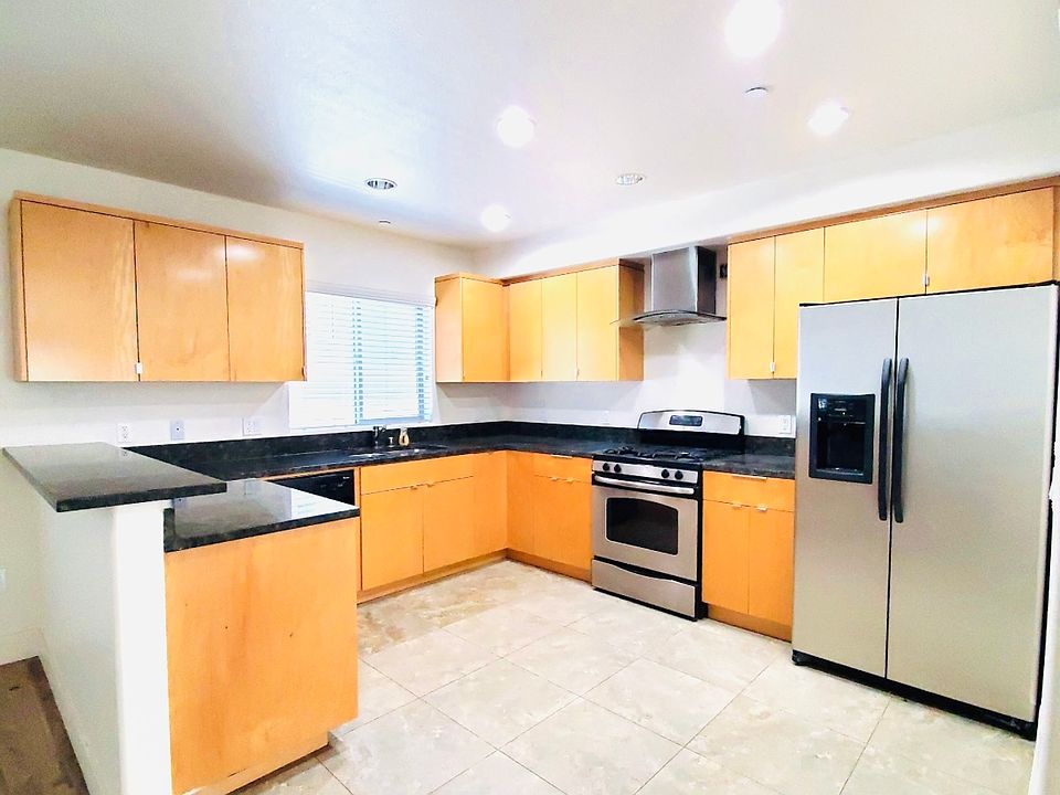 2nd image of 11312 Huston St #Penthouse 14
