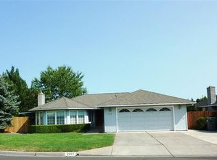 2037 Young Ct, Medford, OR
