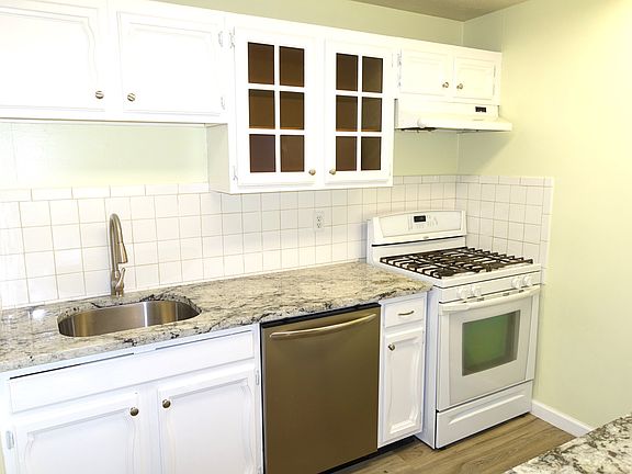 4th image of 1156 N Camelot Dr