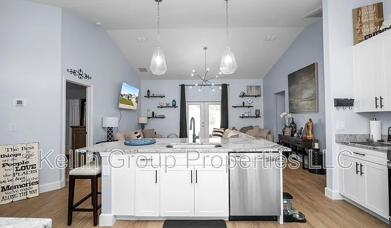 4762 Drake Ave — Photo 18