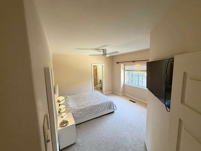 150 Saddle Oaks Ct — Photo 9