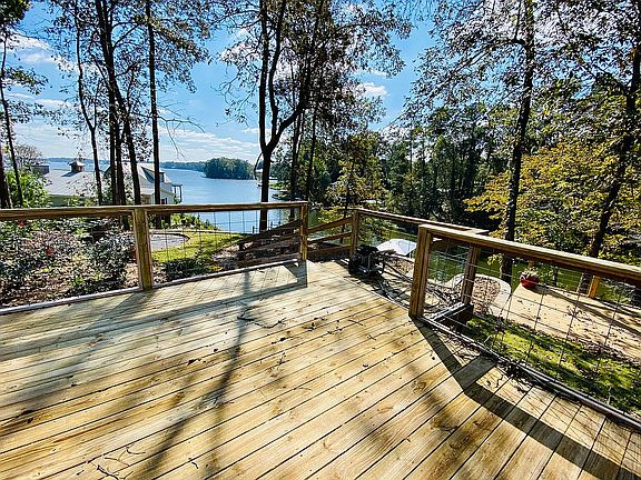 Side deck patio 