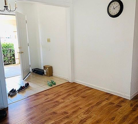 5th image of 2725 Helmsley Dr