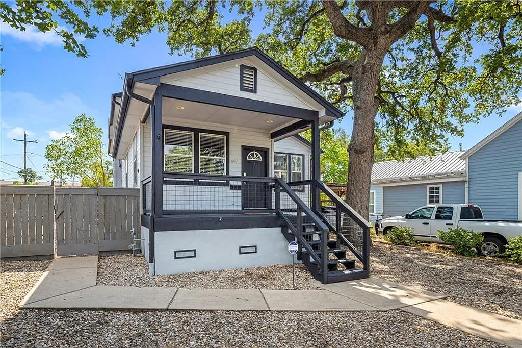 6 bed, 2850 sqft, $7,770 — Photo 3