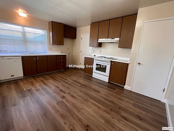 3rd image of 1532 Baywood Dr
