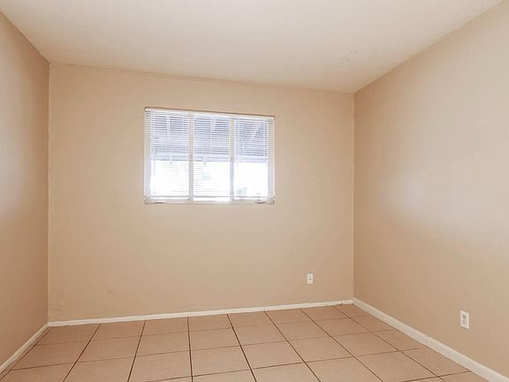 4th image of 4642 N 58th Ave