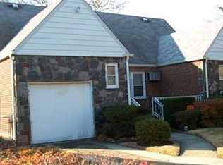 15 Arkansas Dr, Valley Stream, NY 11580