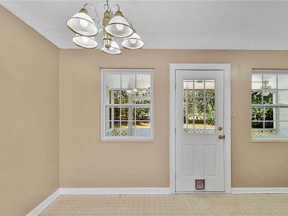 4th image of 417 Buckingham Pl