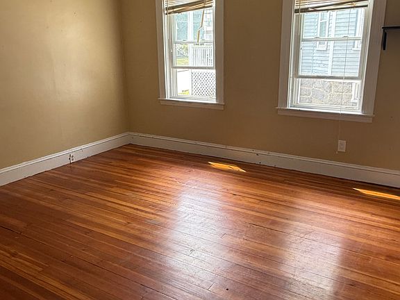 5th image of 284 Whitwell St #284