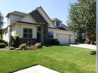 104 Waterstone Dr, Eugene, OR 97404