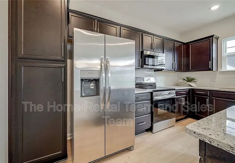 113 Fenway St — Photo 16